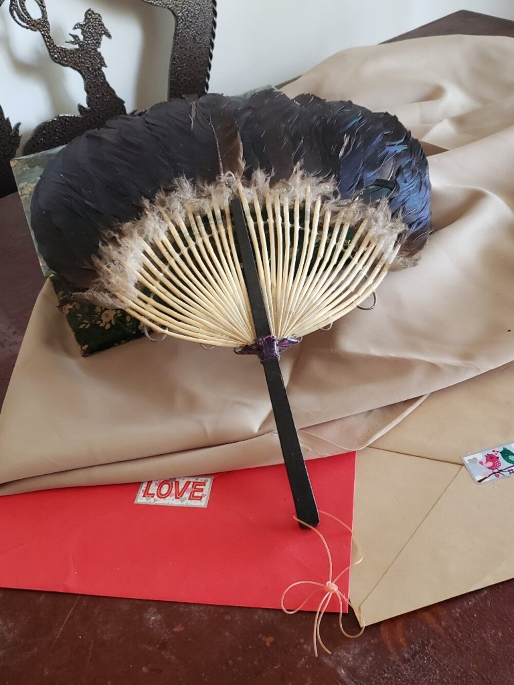 VINTAGE DUCK FEATHER FAN FROM CHINA BEAUTIFUL IRRIDESCENT COLORED FEATHERS